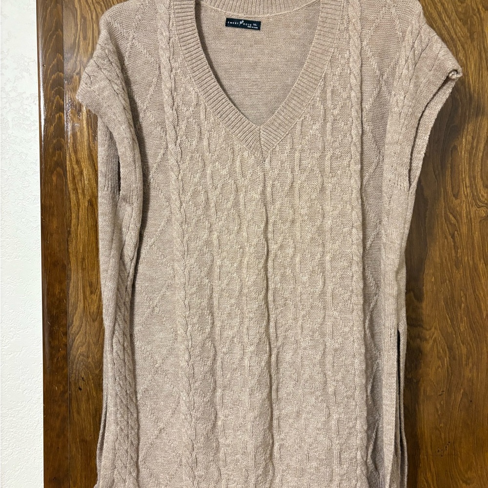 V-Neck Cable Knit Sweater - Beige